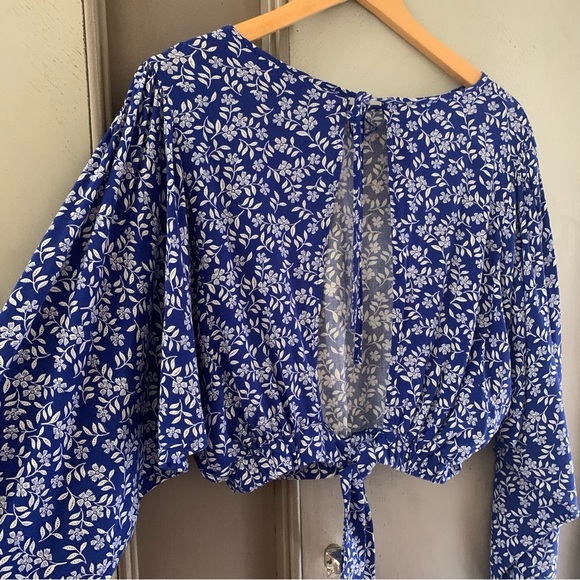 Mango Knot Detail Printed Blue and White Long Sleeve Tie Back Top - Picture 7 of 8